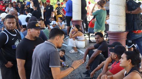 Caravana migrante alista salida desde el sur de México rumbo a EE.UU.