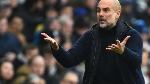 El entrenador catalán Pep Guardiola se encuentra en medio de su peor temporada en los banquillos.