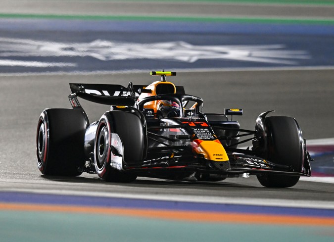 Después de haber conseguido el subcampeonato de la Fórmula 1 en la pasada temporada Sergio "Checo" Pérez no ha tenido fortuna en este 2024.