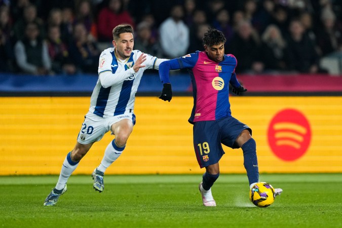 Desde su debut con el FC Barcelona la pasada temporada teniendo apenas 16 años, Lamine Yamal se ha convertido en una pieza importante dentro del cuadro catalán.