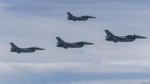 Más de 50 aeronaves y barcos chinos pasan cerca de Taiwán