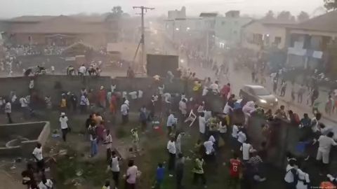 56 muertos en Guinea por estampida en partido de fútbol