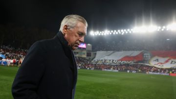 El entrenador del Real Madrid, Carlo Ancelotti, al final del encuentro correspondiente a la jornada 17 de Laliga que disputaron el sábado ante el Rayo Vallecano.