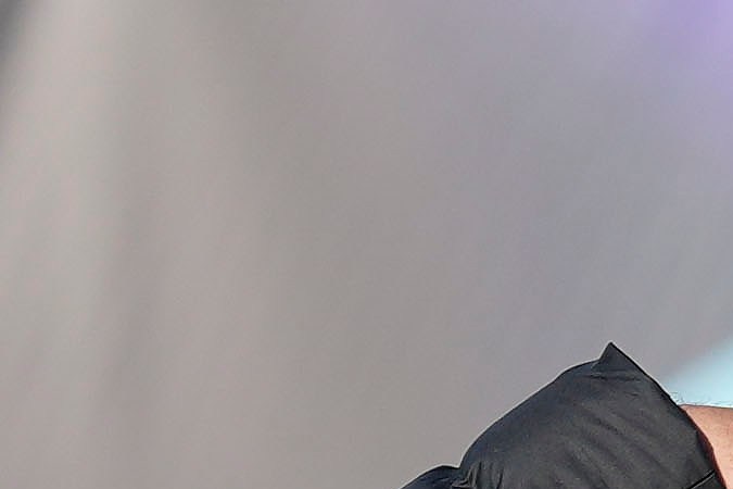 El entrenador del FC Barcelona, Hansi Flick, durante el entrenamiento que el equipo azulgrana ha realizado este viernes en la ciudad deportiva Joan Gamper para preparar el partido de LaLiga que disputarán ante el Atlético de Madrid.