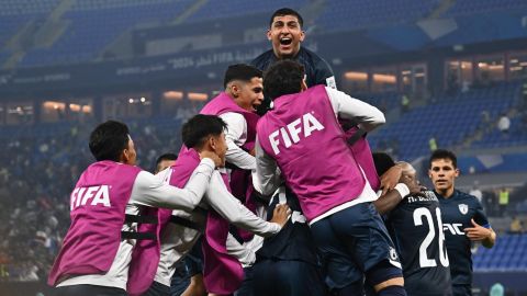 Los Tuzos derrotaron 3-0 a Botafogo, campeón de la Copa Libertadores.