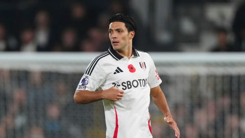 El delantero mexicano Raúl Jiménez fue suplente en el empate entre el Fulham y Southampton (0-0).