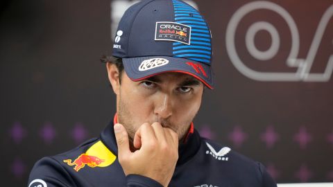 Sergio "Checo" Pérez fue inscrito por Red Bull para la próxima temporada de la F1 en medio de los rumores sobre su posible salida del equipo.