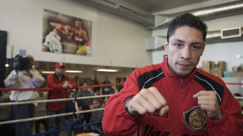 Israel Vázquez en una foto de 2008, cuando era campeón mundial de peso supergallo, preparándose en Los Ángeles para una de sus cuatro peleas contra su compatriota mexicano Rafael Márquez.