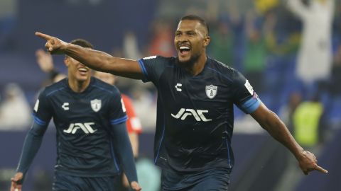 CF Pachuca's Salomon Rondon celebrates after scoring his side's third goal during the Intercontinental Cup soccer match between Botafogo and CF Pachuca in Doha, Qatar, Wednesday, Dec. 11, 2024. (AP Photo/Hussein Sayed)