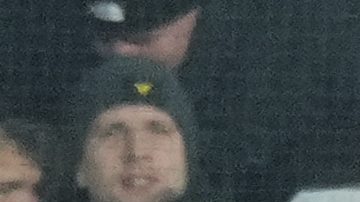 Santiago Giménez celebra su gol con su compañero Hadj Moussa.