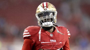 San Francisco 49ers linebacker De'Vondre Campbell (59) warms up during an NFL football game against the Los Angeles Rams, Thursday, December 12, 2024, in Santa Clara, Calif. (AP Photo/Scot Tucker)