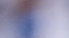 El receptor de los Dolphins de Miami Grant DuBose sale en camila tras golpearse la cabeza contra el suelo en el encuentro ante los Texans de Houston el domingo 15 de diciembre del 2024. (AP Foto/Eric Christian Smith)