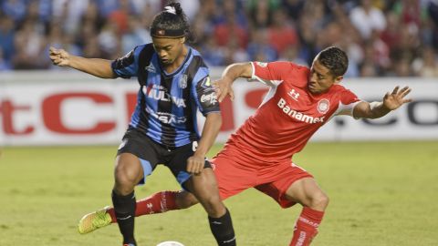 Ronaldinho marcó 8 goles en la Liga MX.