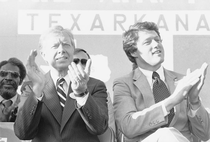 El presidente Jimmy Carter y el entonces gobernador de Arkansas, Bill Clinton, en Texarkana, Texas, el 22 de octubre de 1980 durante la campaña electoral.