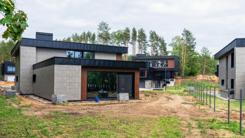 Amazon vende una casa de dos pisos en menos de $50 mil dólares.