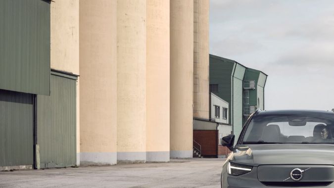 El Volvo EX40 promete y mucho