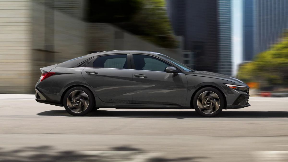 Hyundai Elantra: ¿Comparable al Corolla, Prius y Civic?