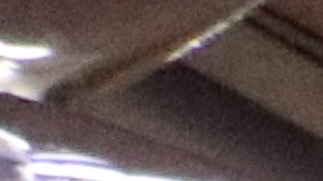 Lediy y su hermanita Isabella Pico, sonríen después de recibir sus regalos de Navidad.