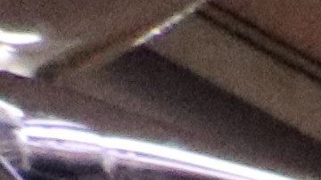 Lediy y su hermanita Isabella Pico, sonríen después de recibir sus regalos de Navidad.