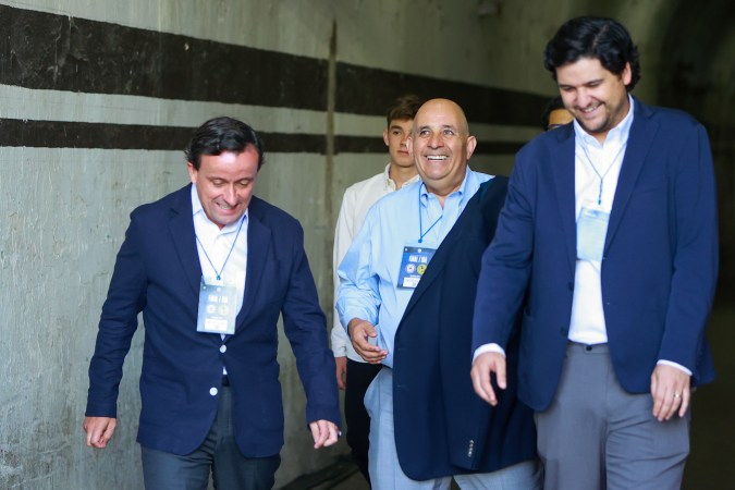 Ciudad de México a 23 de de mayo de 2024. Mikel Arriola, presidente ejecutivo de la Liga BBVA MX y Juan Carlos Rodríguez Bas, Comisionado del Fútbol Mexicano, durante el partido de ida de la final del torneo Clausura 2024 de la Liga BBVA MX, entre la Máquina Celeste del Cruz Azul y las Águilas del América, realizado en el estadio Ciudad de los Deportes. Foto: Imago7/ Eloísa Sánchez