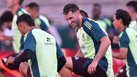 Santiago Giménez durante el entrenamiento de la Selección de México previo al partido amistoso frente a Nueva Zelanda realizado en el estadio Rose Bowl el pasado mes de septiembre.