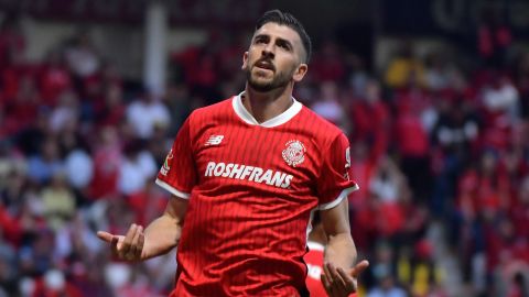 Toluca, Estado de México, 30 de noviembre de 2024. Paulinho , durante el partido de vuelta de los Cuartos de Final del torneo Apertura 2024 de la Liga BBVA MX, entre los Diablos Rojos del Toluca y las Águilas del América, celebrado en el estadio Nemesio Diez. Foto: Imago7/ Arturo Hernández