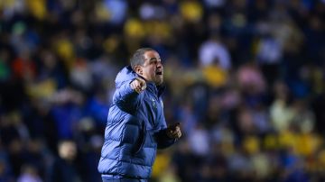 André Jardiné, director técnico del Club América, durante el partido de ida de las semifinales del torneo Apertura 2024 de la Liga MX ante la Máquina Cementara del Cruz Azul celebrado en el estadio Ciudad de los Deportes.