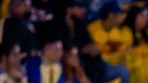 Ciudad de México, 5 de diciembre de 2024. Kevin Álvarez y Rodolfo Rotondi en fair play, durante el partido de ida de las Semifinales del torneo Apertura 2024 de la Liga BBVA MX, entre las Águilas del América y la Máquina Celeste del Cruz Azul, celebrado en el estadio Ciudad de los Deportes. Foto: Imago7 / Diego Padilla