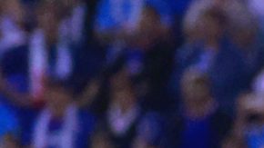 Rodrigo Aguirre fue amonestado en dos ocasiones, la primera por quitarse la camiseta en el festejo del gol que eliminó a Cruz Azul.