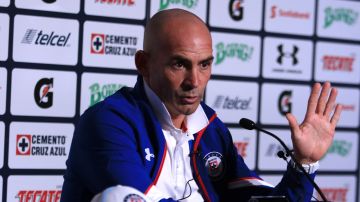 Ciudad de México, 10 de Diciembre, Francisco Jemez, Director Técnico del Cruz Azul, durante conferenecia de prensa previa al arranque del torneo Clausura 2017, celebrada en las instalaciones del Centro de Alto Rendimiento de la FMF (CAR).Foto:Imago7/Eloy Castillo