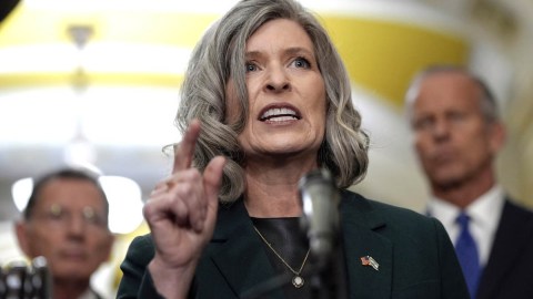 Joni Ernst, senadora por Iowa