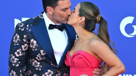 Julián Gil niega planes de boda con su novia Valeria Marín