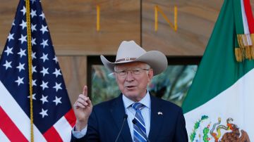 Embajador Ken Salazar afirma que los pueblos de EE.UU. y México "merecen vivir sin miedo"