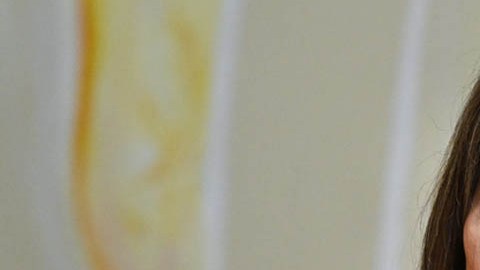 Marianne Deborah Williamson, exitosa escritora