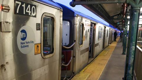 Hispano acusado de matar a una mujer en llamas en metro de Nueva York fue deportado de Estados Unidos en 2018