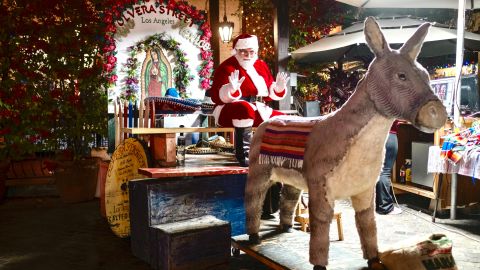 Santa Claus llegó a la Placita Olvera.