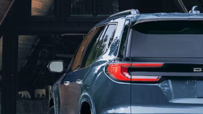 Otro ángulo de la GMC Acadia Denali 2024