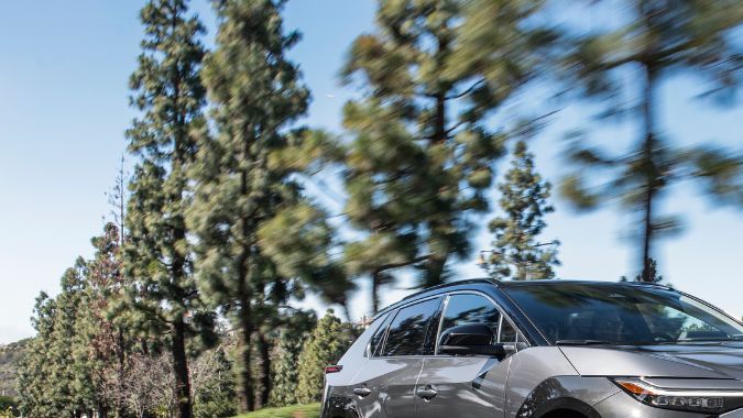 Otro ángulo del Toyota bZ4X 2025