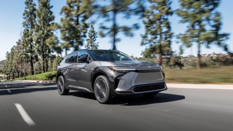 Otro ángulo del Toyota bZ4X 2025