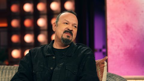 Pepe Aguilar dice que no se irá de México