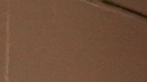 Taylor Swift y el ala cerrada de los Kansas City Chiefs, Travis Kelce, observan el juego entre Jannik Sinner, de Italia, y Taylor Fritz, de Estados Unidos