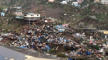 "Parece el resultado de un accidente nuclear": Francia teme cientos de muertos por el peor ciclón en 90 años que devastó la isla de Mayotte