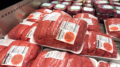Consumo de carne roja procesada puede llevar a la demencia temprana