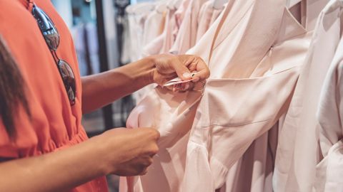 Las compras en tienda aumentaron este año, según la Federación Nacional de Minoristas