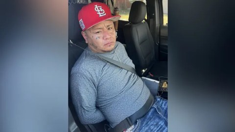 El contrabandista fue identificado como Román Ibarra Rojo, de México.