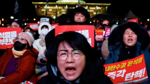 Decenas de miles de personas salieron a las calles en Corea del Sur.
