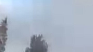 Tres socorristas resultaron heridos por escombros que volaron tras la explosión del camión.