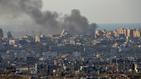 Bombardeos israelíes a viviendas en Gaza dejan 14 muertos