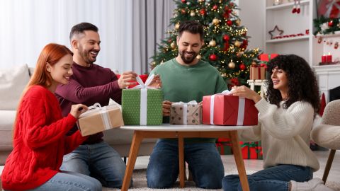 Los signos zodiacales pueden ser tu guía en tu intercambio navideño.