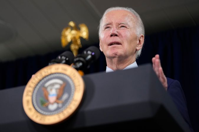 Biden lamentó muerte de su "querido amigo" Carter, "extraordinario líder y estadista"